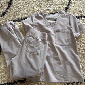Figs Women's Scrub Set in Light Gray